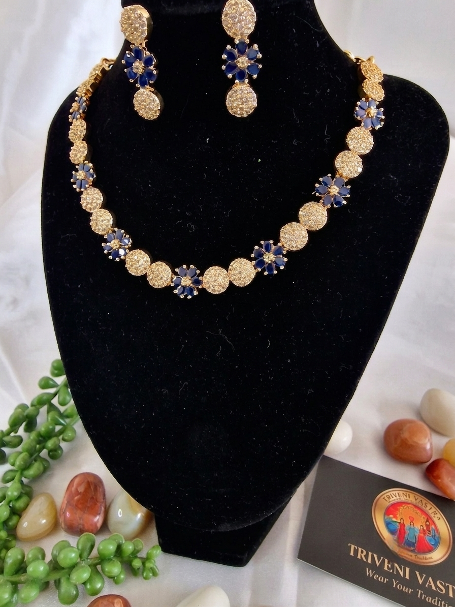 Short necklace with Gold & Blue stone