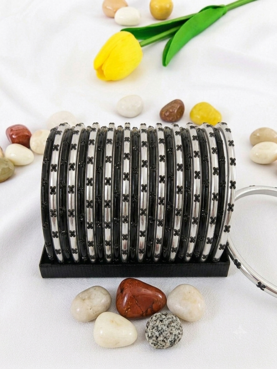 Glass bangles - Black & Silver (2.8)