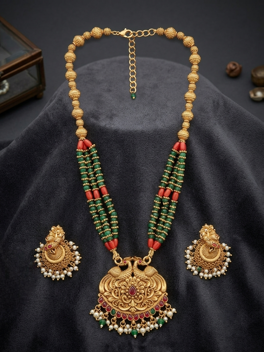 Green long necklace with earrings
