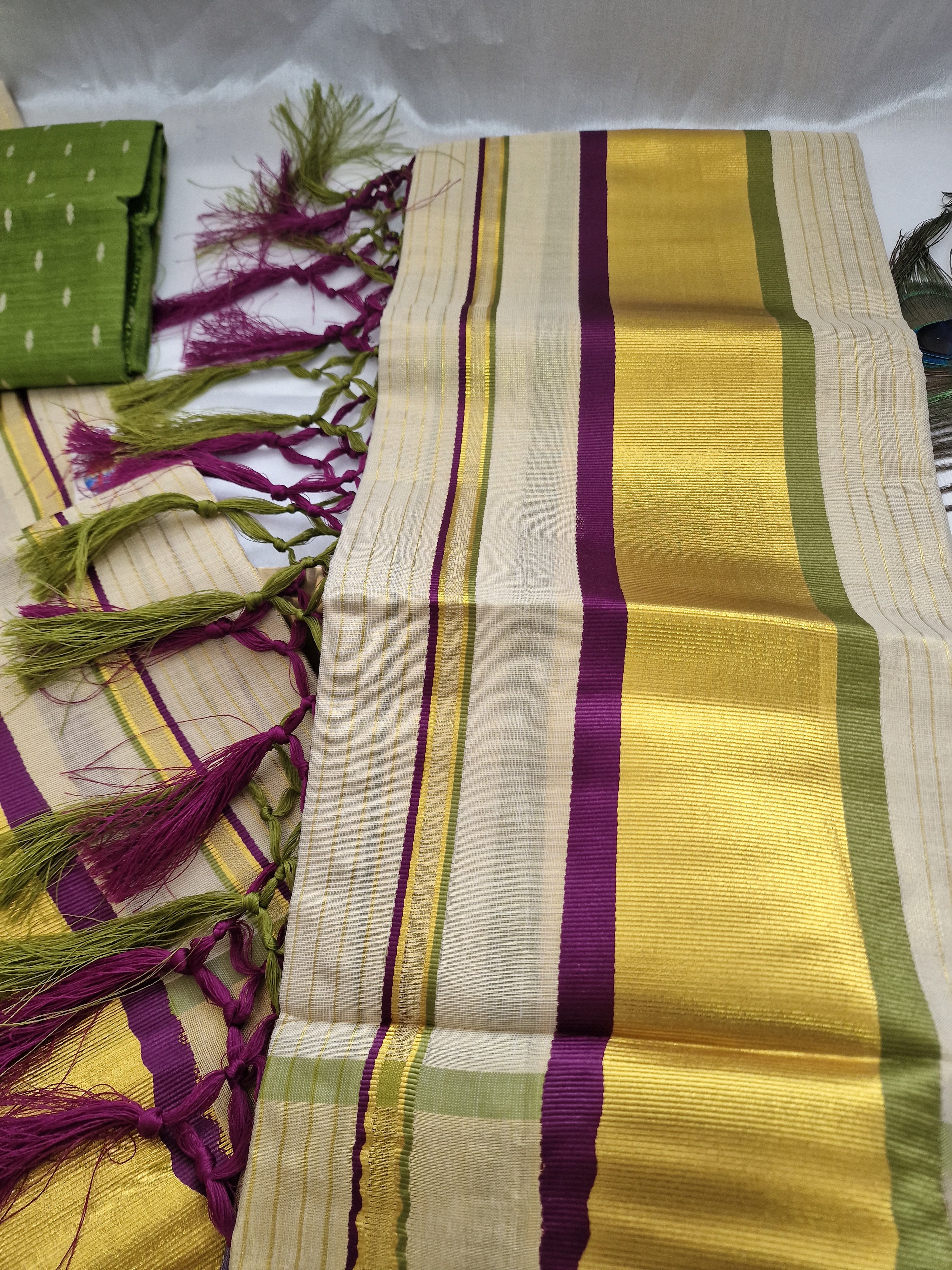 Settumundu with unstitched blouse
