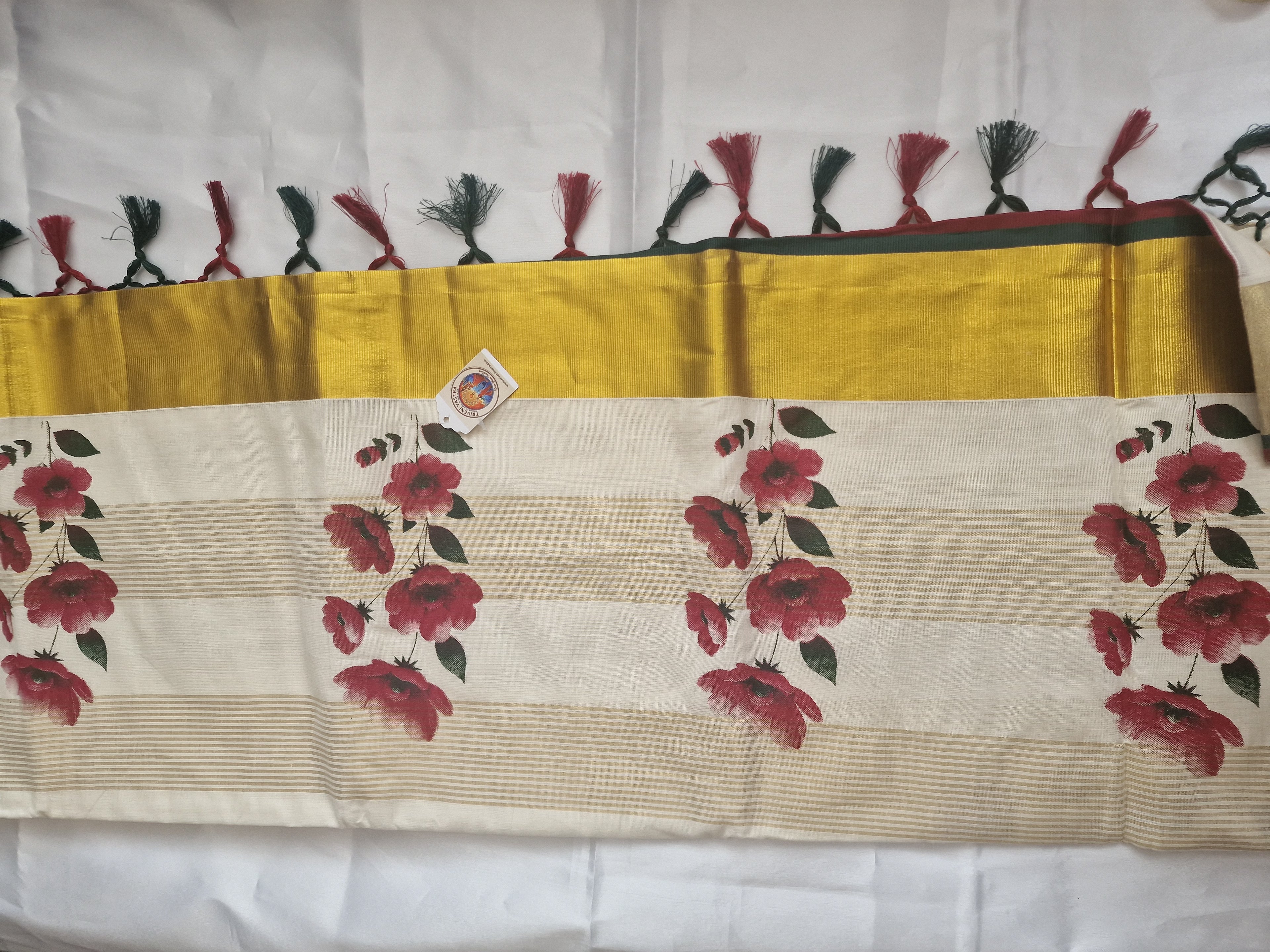 Settu saree with flower design