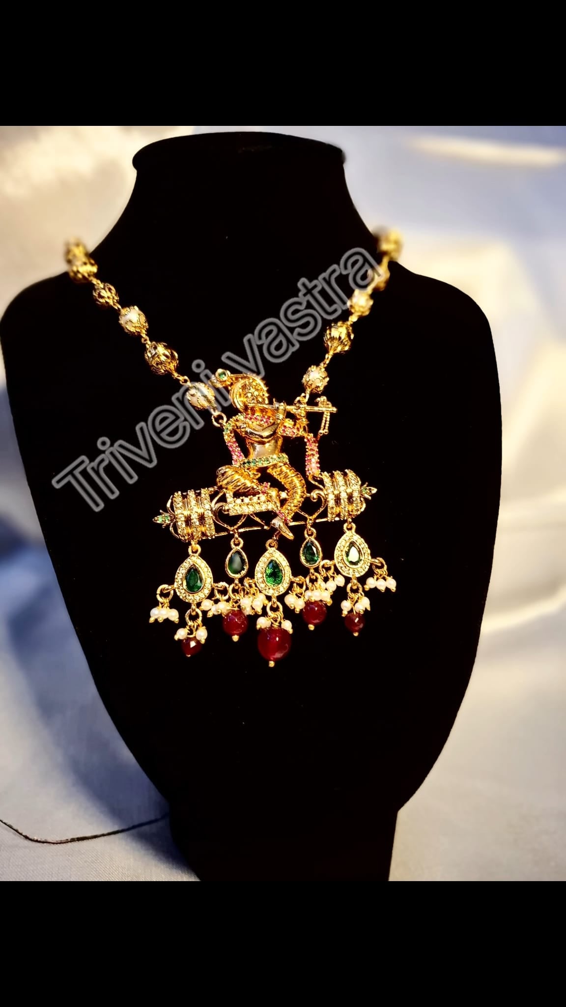 Long necklace with Krishna pendant (multicolour)