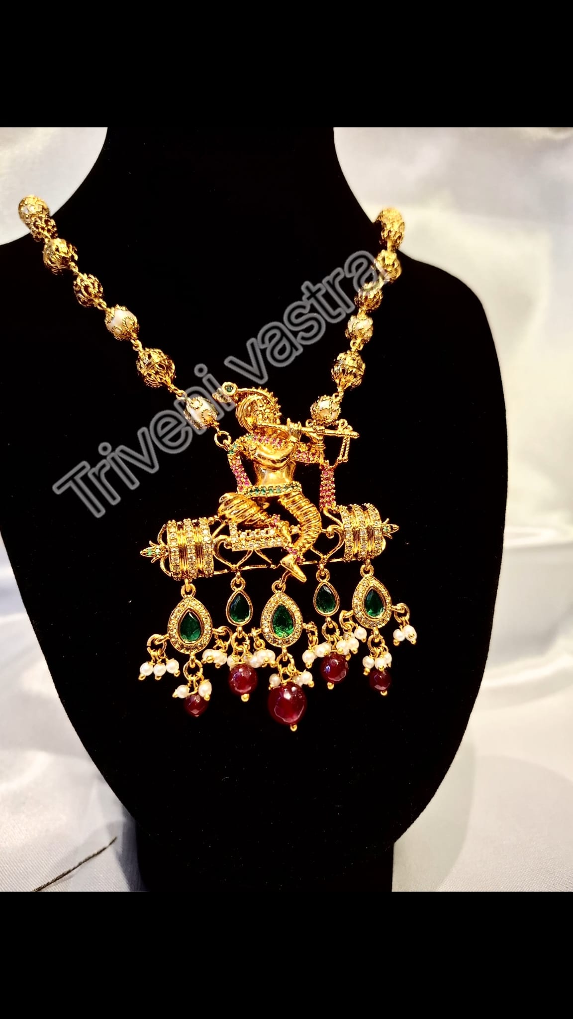 Long necklace with Krishna pendant (multicolour)