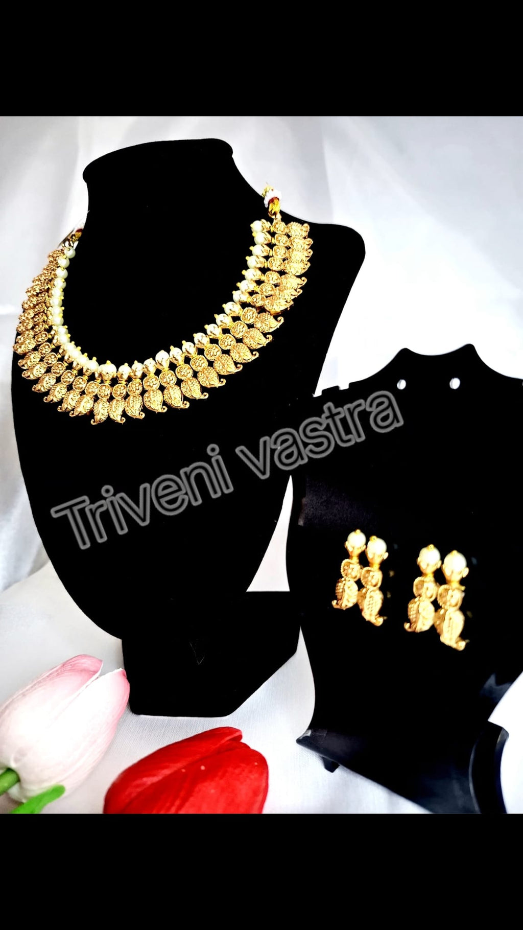 Short necklace & Earrings