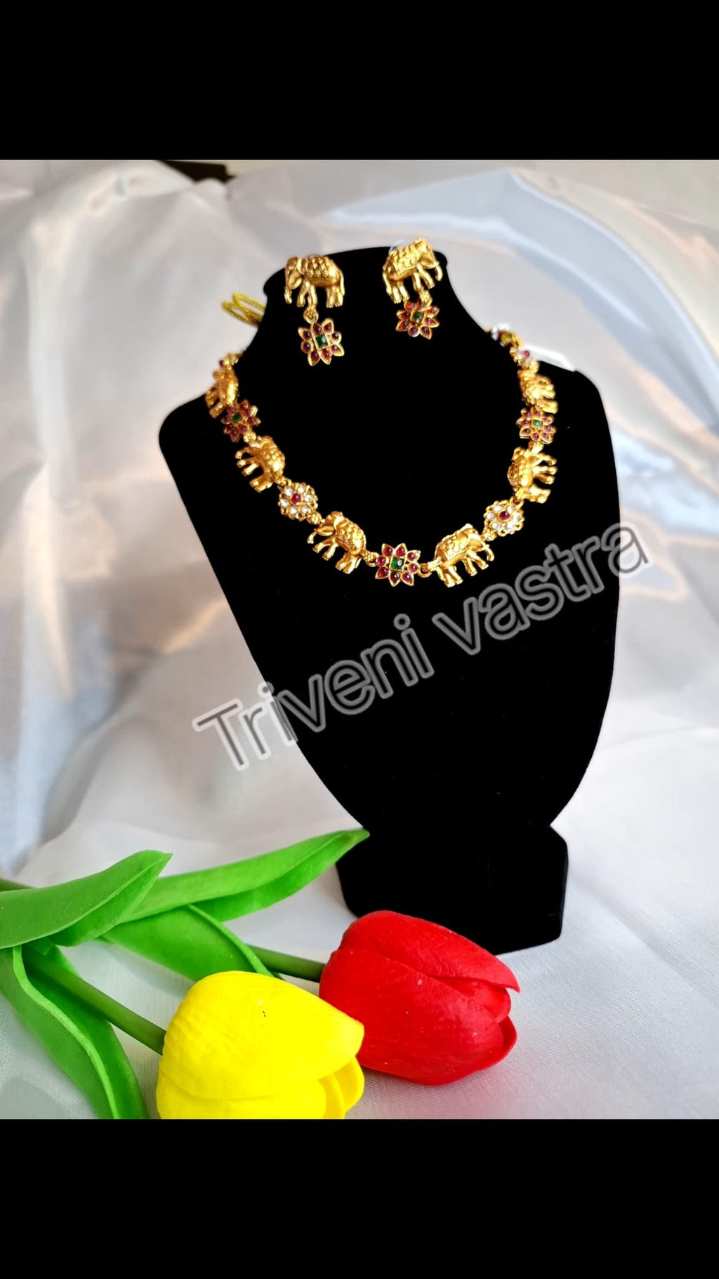 Short necklace with earring- elephant themed