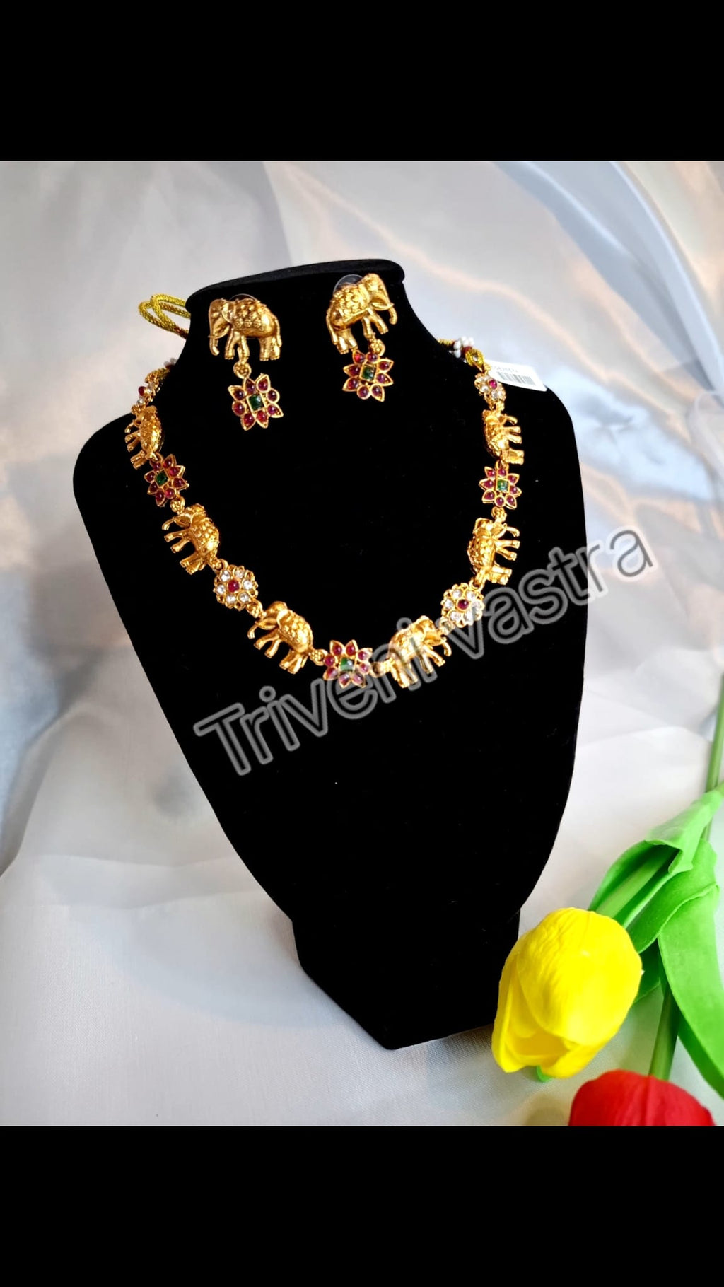 Short necklace with earring- elephant themed