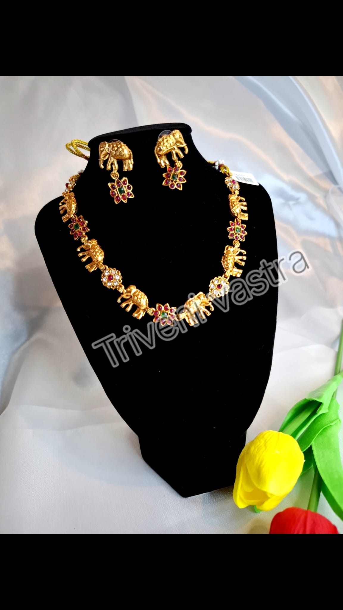 Short necklace with earring- elephant themed