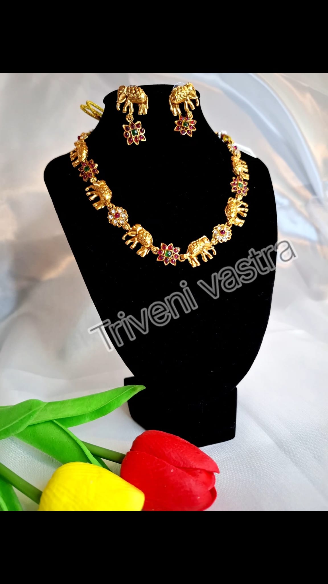 Short necklace with earring- elephant themed