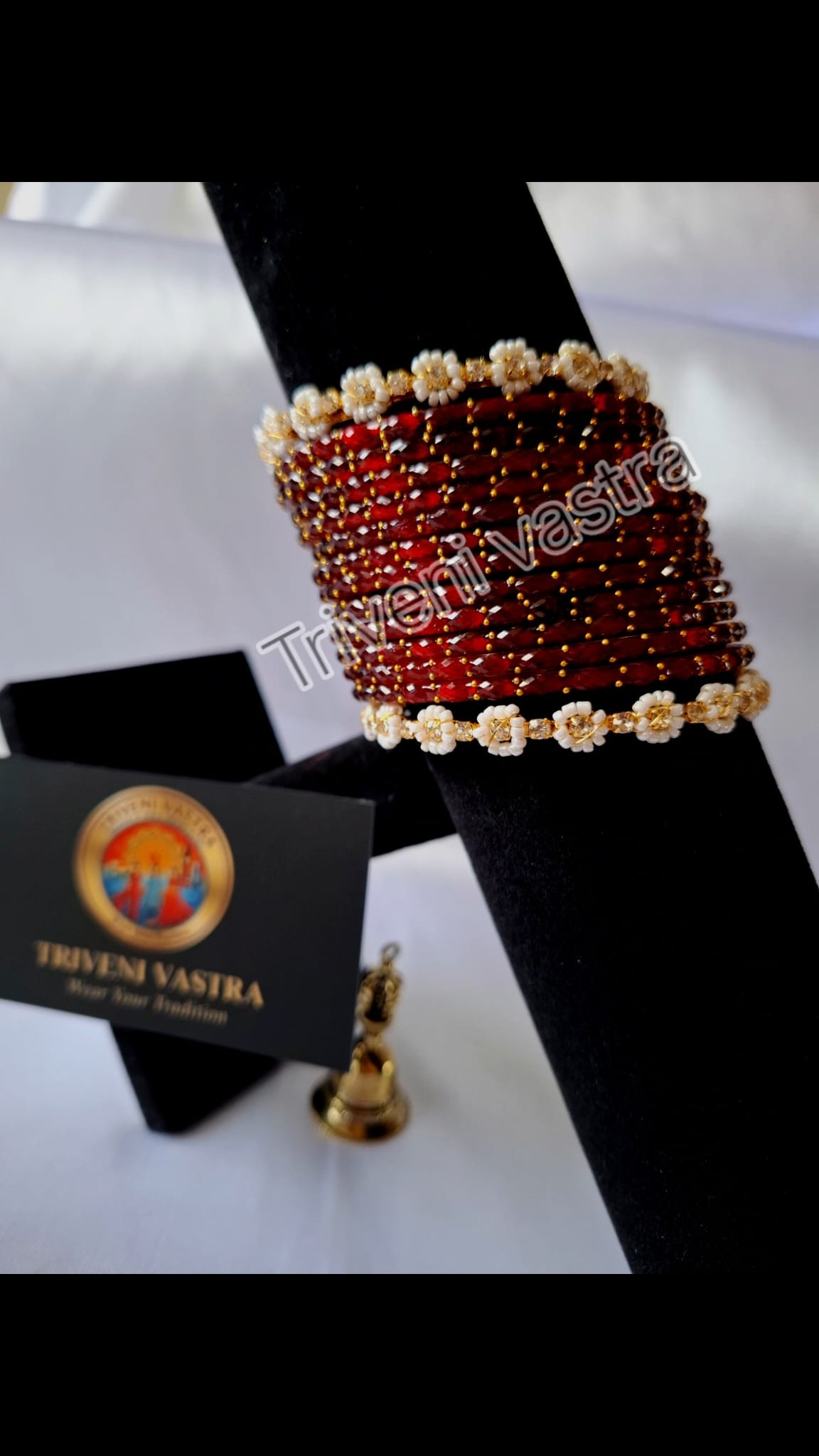 Glass bangles Red