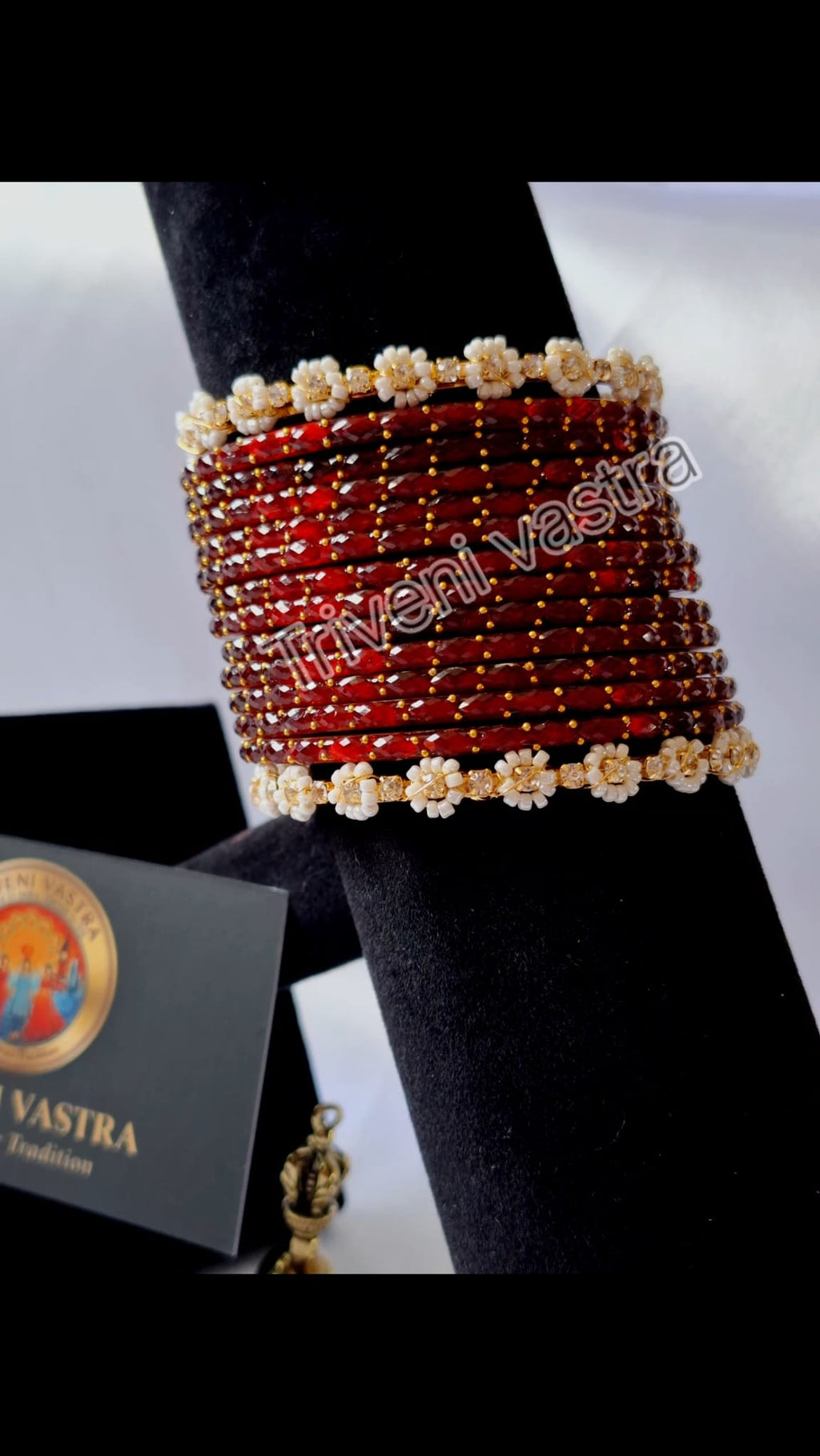 Glass bangles Red