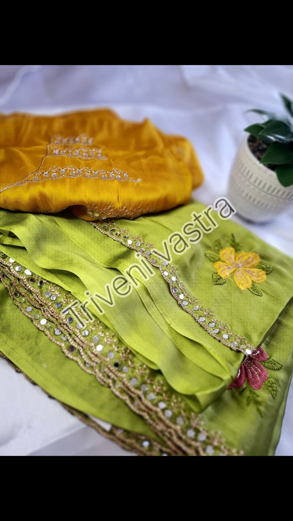 Saree with running blouse- Green