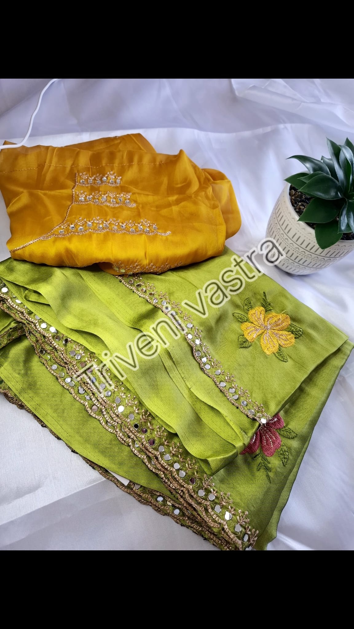 Saree with running blouse- Green