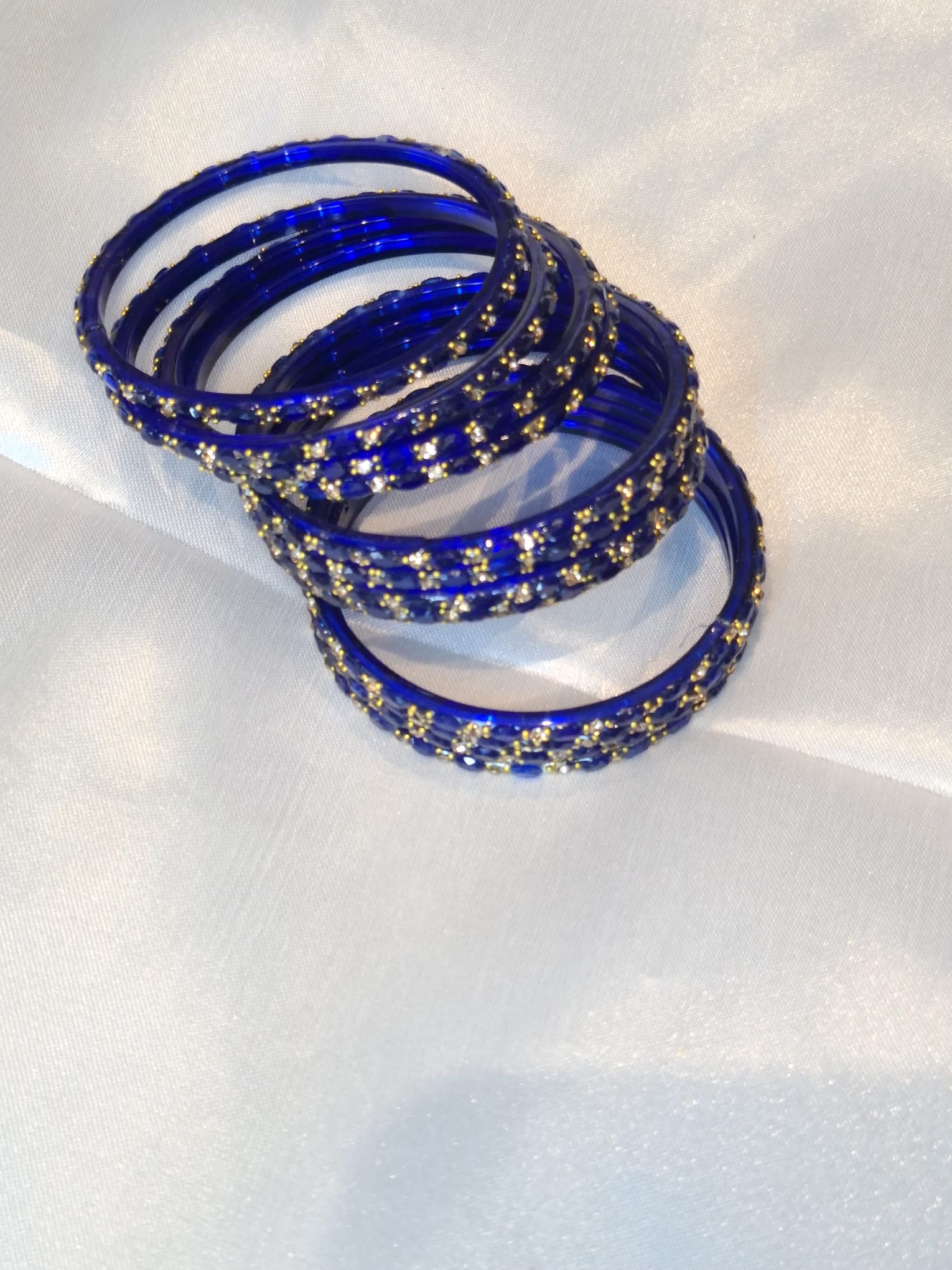 Glass bangles - Blue & White
