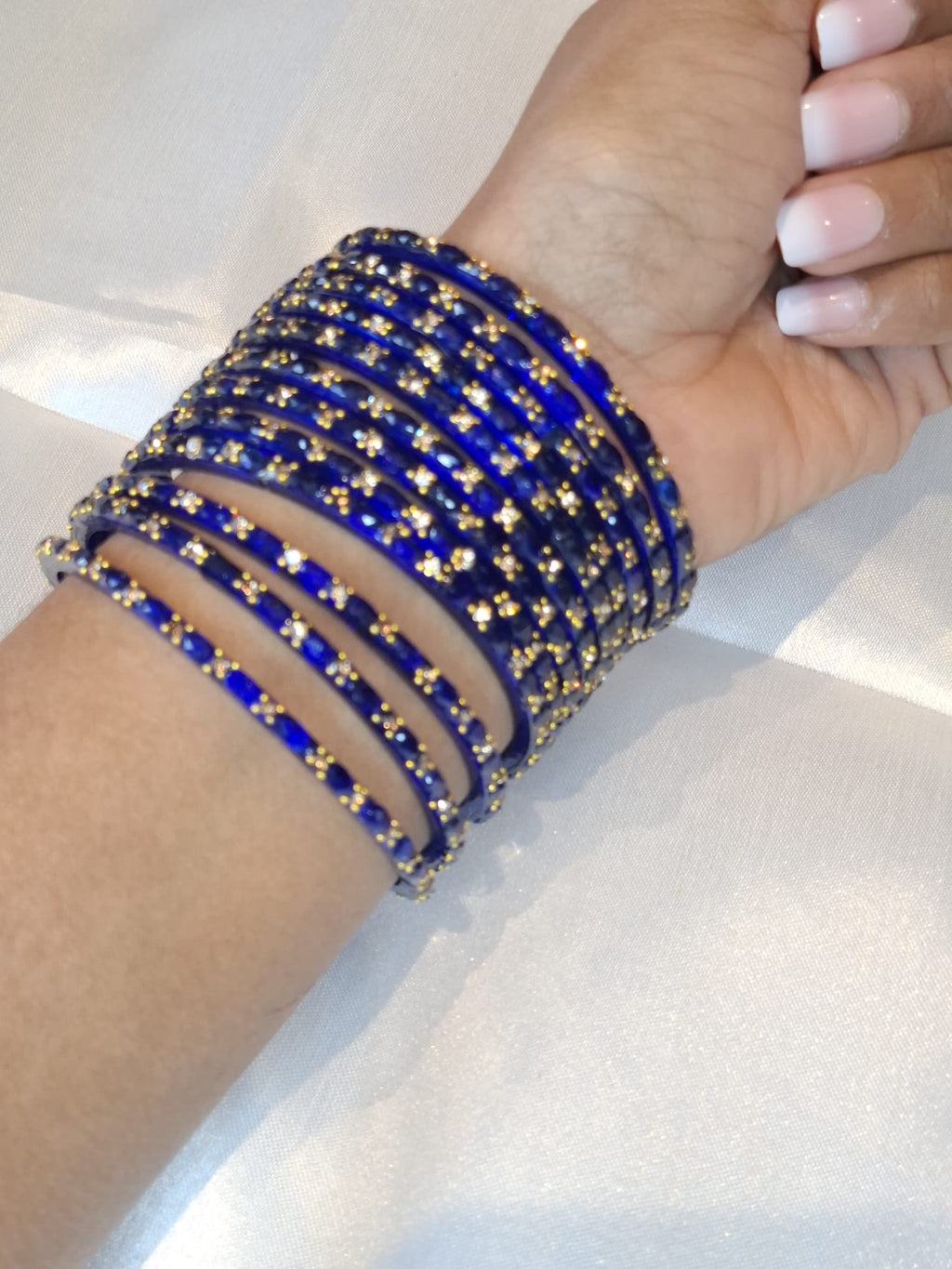 Glass bangles - Blue & White