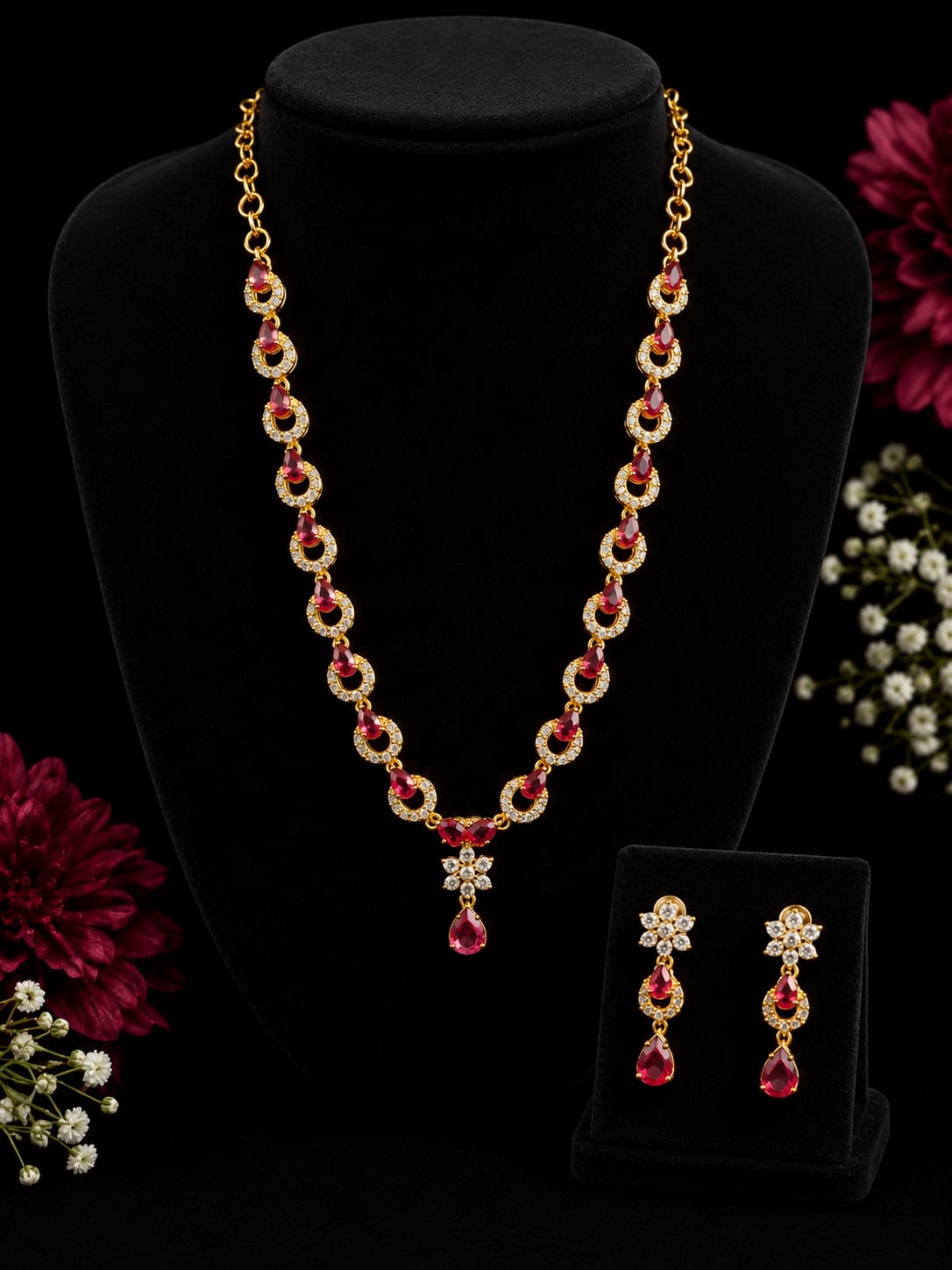 Short necklace with earrings