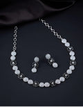 Short necklace with silver and black stones