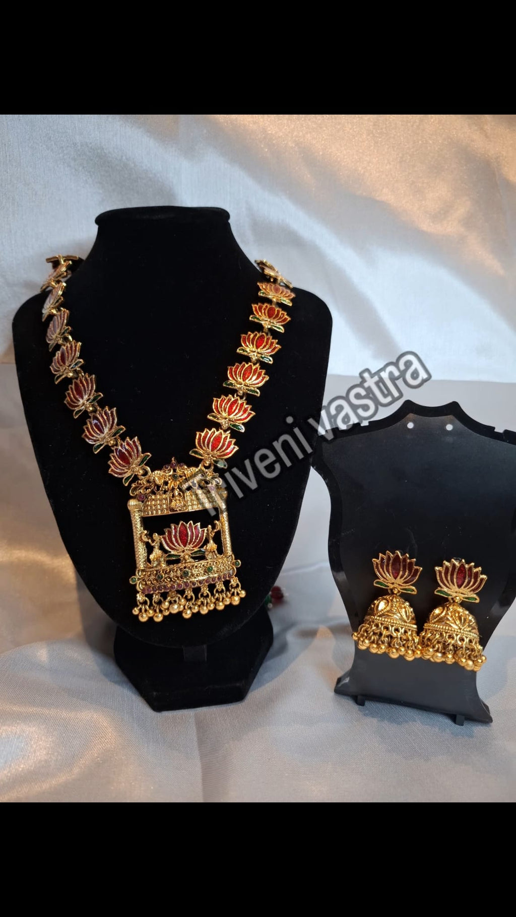 Lotus long necklace