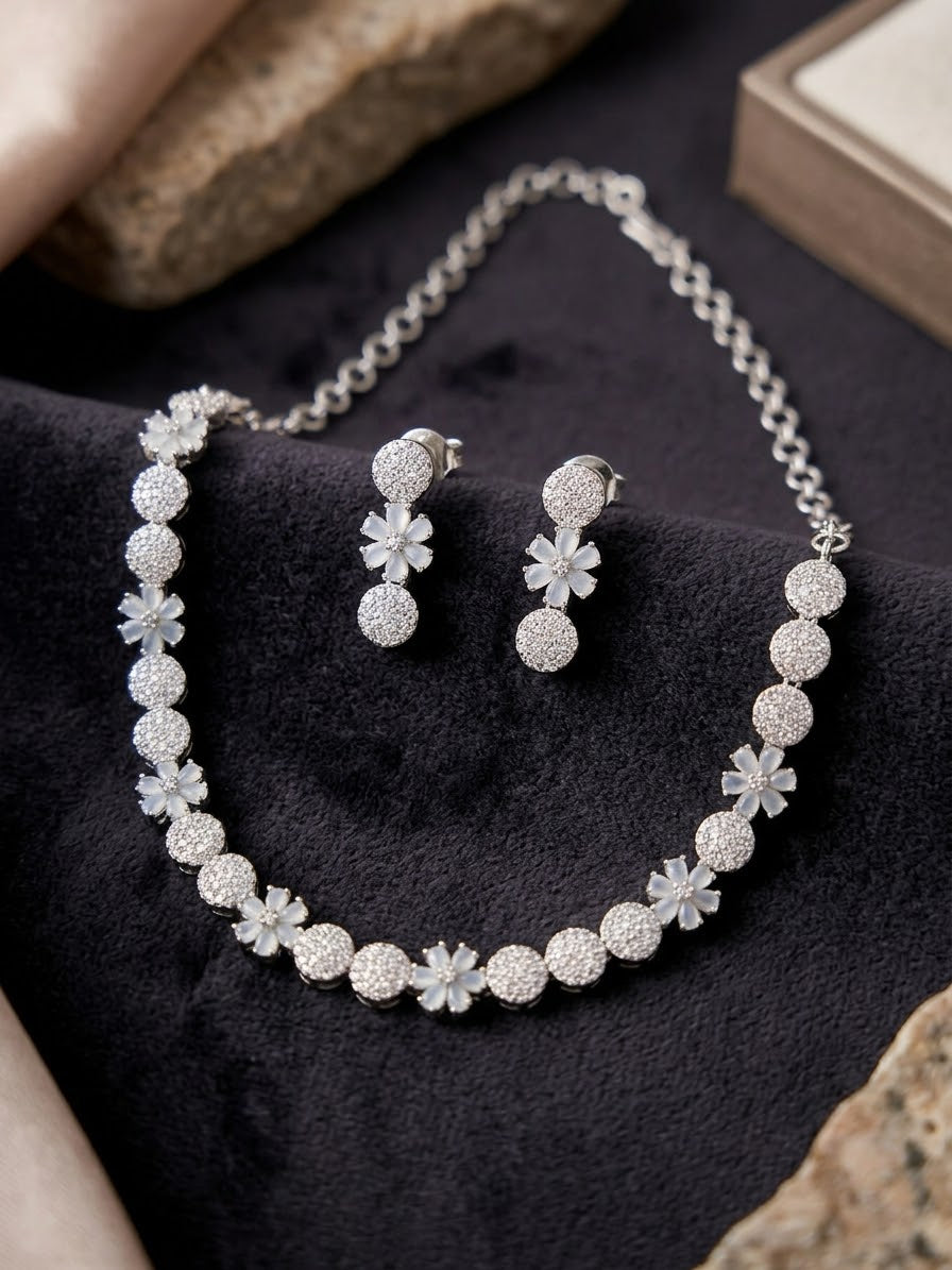 Short necklace with silver & white stones